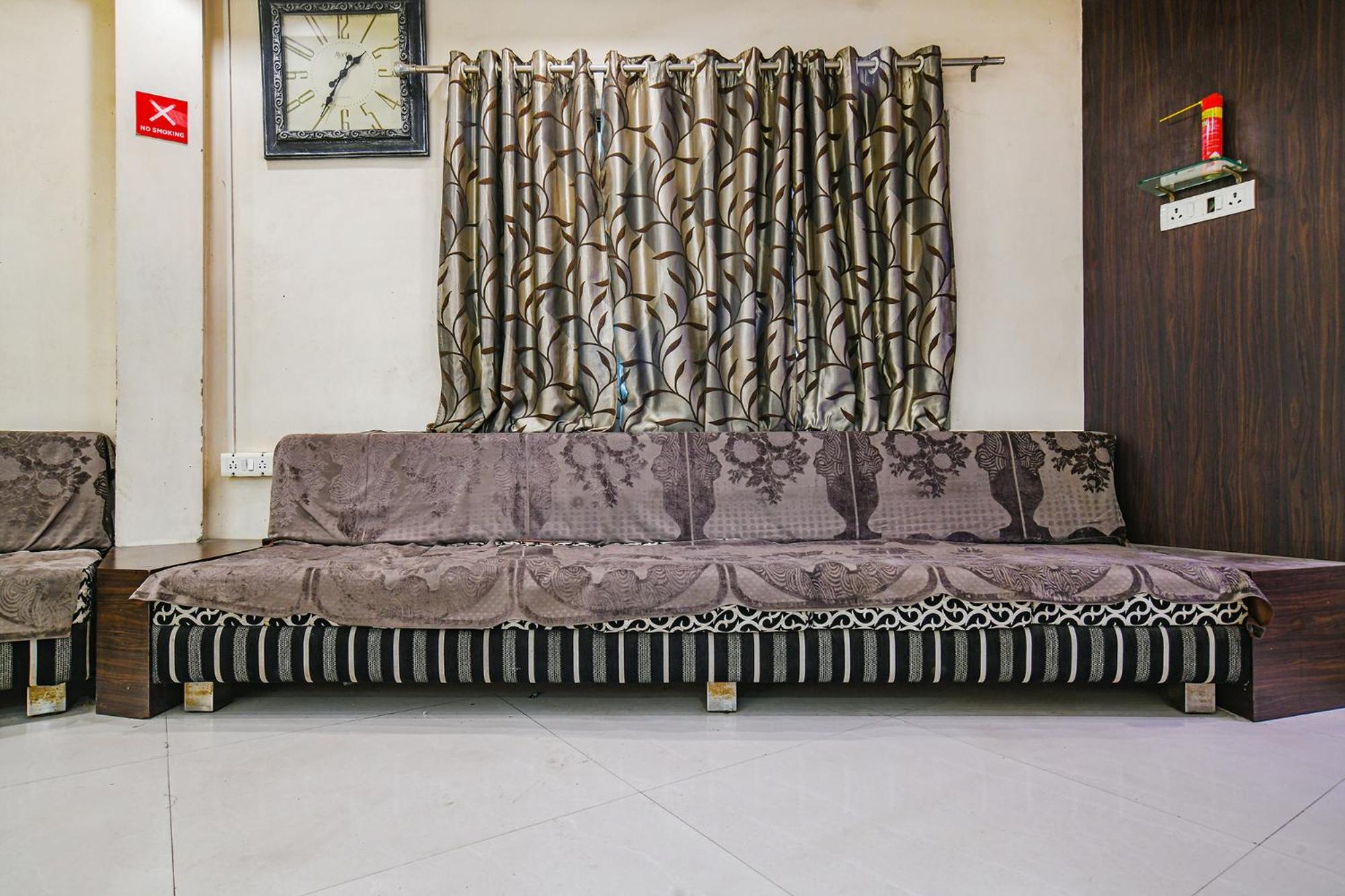 אויאיין Fabhotel Shivam Palace- Near Mahakal Mandir מראה חיצוני תמונה