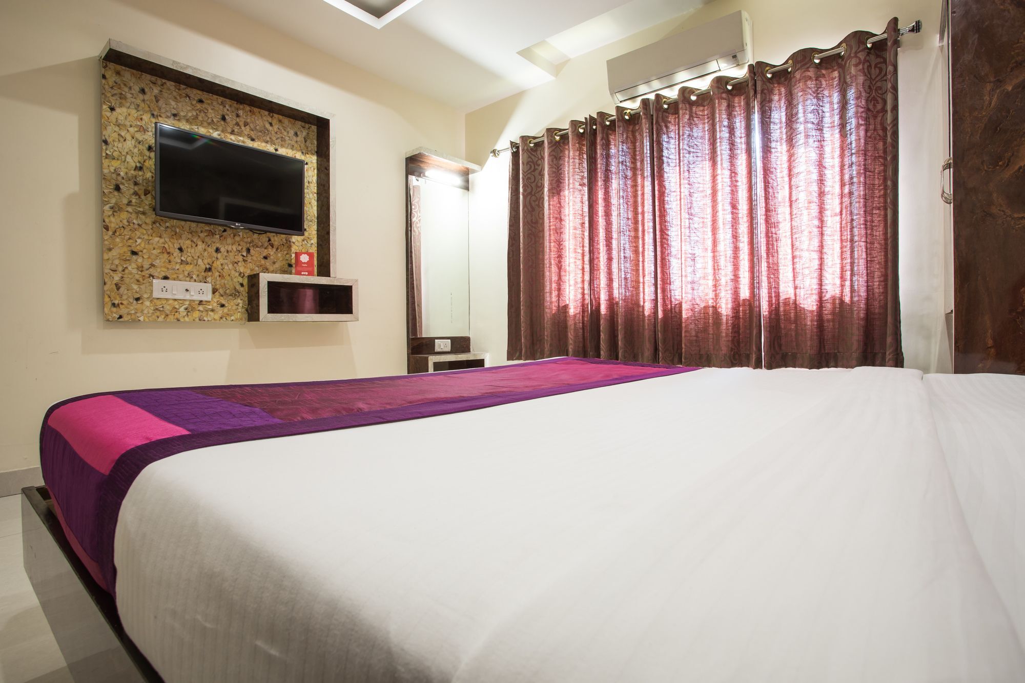 אויאיין Fabhotel Shivam Palace- Near Mahakal Mandir מראה חיצוני תמונה