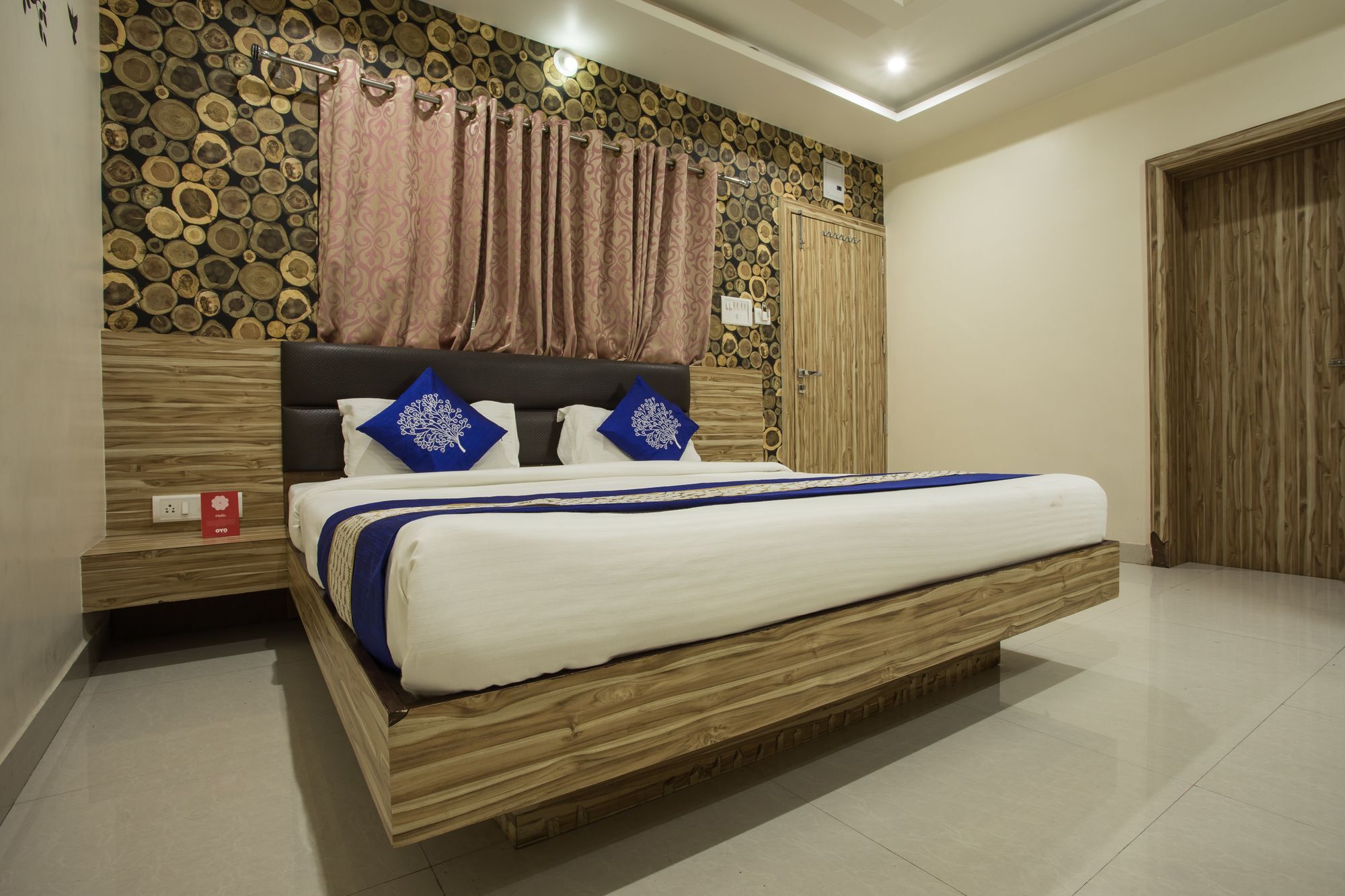 אויאיין Fabhotel Shivam Palace- Near Mahakal Mandir מראה חיצוני תמונה